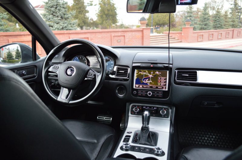 VW Touareg — установка двойных стекол в Казани