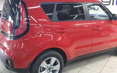 Тонировка задней полусферы автомобиля Kia Soul пленкой Ultra Vision 95%