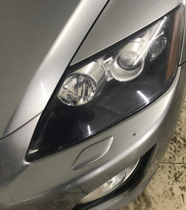 Mazda CX 7 — полировка фар автомобиля