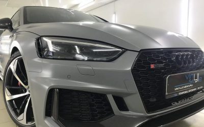 Audi RS 5 — установка защитной сетки радиатора в бампер автомобиля