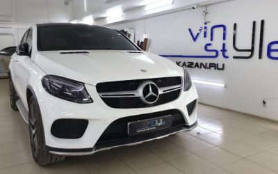 Mercedes-Benz GLE купе — оклейка зеркал черной глянцевой пленкой