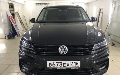 Оклейка хромированных элементов экстерьера автомобиля VW TIguan