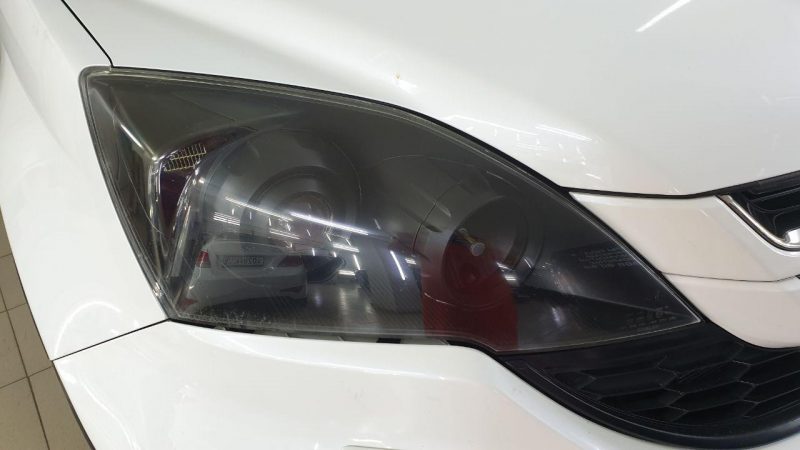 Honda CR-V — полировка фар автомобиля