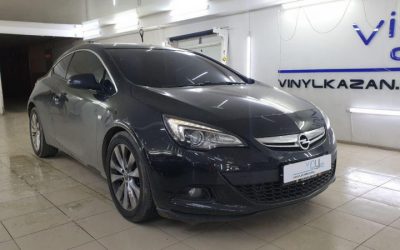 Opel Astra — затонировали переднюю полусферу пленкой Ultra Vision 95%