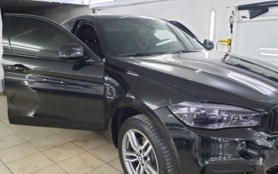 BMW X6 — тонировка передних боковых качественной пленкой UltraVision 95%