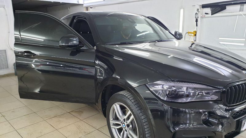 BMW X6 — тонировка передних боковых качественной пленкой UltraVision 95%