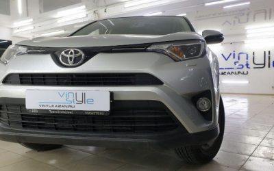 Toyota RAV4 — установка защитной сетки в бампер