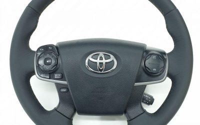 Перешив кожей руля и ручки АКПП автомобиля Toyota Camry