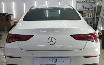 Затонировали Mercedes-Benz CLA по кругу кроме лобового зеркальной пленкой Infinity 90% затемнения