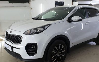 Тонировка стекол автомобиля Kia Sportage в Казани пленкой Llumar и Carbon