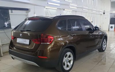 BMW X1- затонировали передние бока пленкой Ultra Vision 95% затемнения