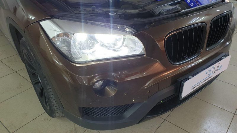 BMW X1 — замена габаритов, галогеновых ламп ближнего и дальнего света на диодные