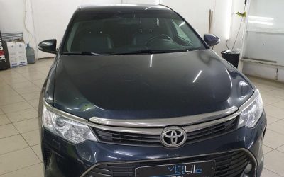 Затонировали заднюю часть и козырёк Toyota Camry премиальной плёнкой SunTek 95% затемнения