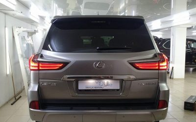 Lexus LX 450d — бронирование полиуретановой плёнкой премиум класса Hogomaku, пленка Stek на фары, установка сетки в бампер, тонировка