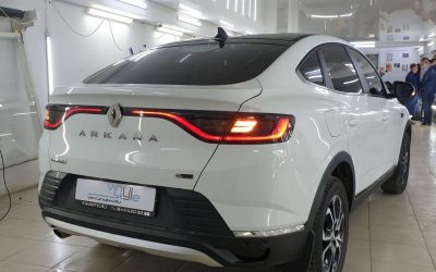 Renault Arkana — оклейка крыши чёрной глянцевой плёнкой, тонировка стекол пленкой UltraVision