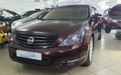 Nissan Teana — оклейка крыши авто, притемнили оптику, тонировка и бронирование лобового стекла, установка порогов