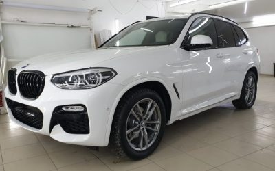 Белоснежная BMW X3 — антихром окантовки ноздрей,  бронирование зон рисков полиуретановой пленкой