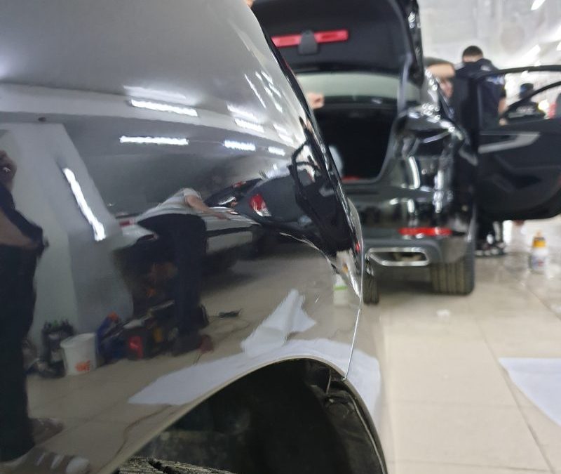 Ремонт вмятины без покраски на кузове автомобиля Mazda 6