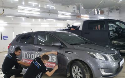 Kia Rio — брендирование коммерческого транспорта, бронирование фар полиуретановой пленкой, тонировка стекол