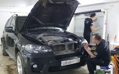 BMW X5 — полировка фар автомобиля и бронирование полиуретановой пленкой