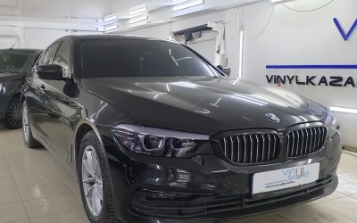 BMW 5 series — полный антихром, затонировали фары, тонировка стекол пленкой Llumar