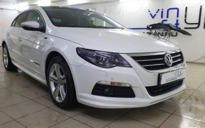 VW Passat — бронирование передних фар пленкой Stek, задние фонари забронировали ПВХ пленкой