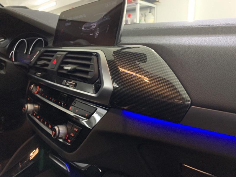 BMW X4 — аквапринт на детали интерьера автомобиля в Казани
