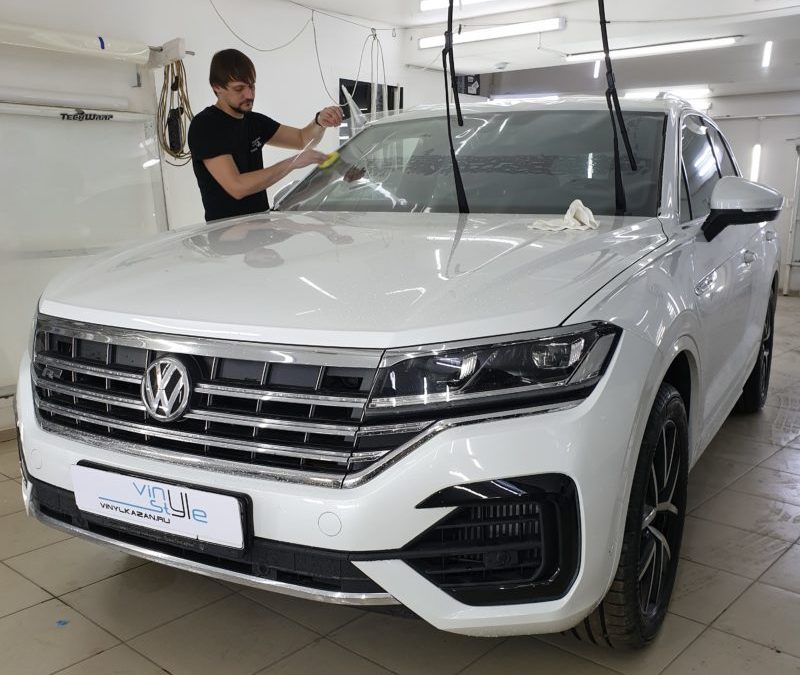 Новый VW Touareg — бронирование кузова защитной полиуретановой пленкой, бронирование лобового стекла