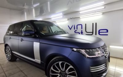 Range Rover Vogue — оклейка кузова прозрачной матовой полиуретановой пленкой, черные элементы оклеили глянцевым полиуретаном