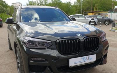 BMW X3 — покрасили ноздри в чёрный глянец, бронирование фар полиуретановой пленкой Stek с тонирующем эффектом