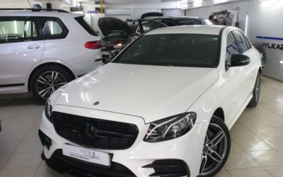 Mercedes E-class — полный антихром автомобиля