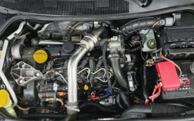 Renault Megane — профессиональная мойка двигателя и подкапотного пространства