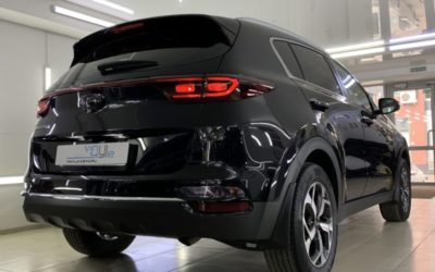 Полировка кузова автомобиля Kia Sportage и нанесение нескольких слоев керамики для защиты