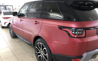 Range Rover Sport и Range Rover Voque — бронирование матовой полиуретановой пленкой и оклейка черной глянцевой пленкой стоек, зеркал, фар