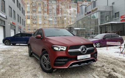 Mercedes GLE 400D — полностью оклеен матовой прозрачной плёнкой, тонировка стекол