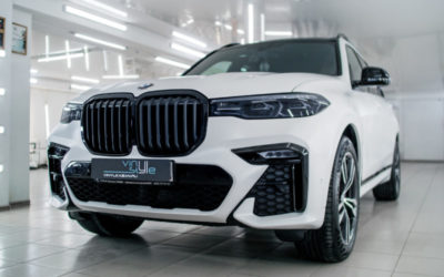 Оклейка матовой полиуретановой пленкой Deltaskin серии Matte PPF автомобиля BMW X7