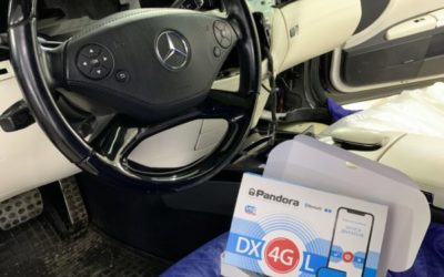 В Mercedes S350 установили охранный комплекс Пандора