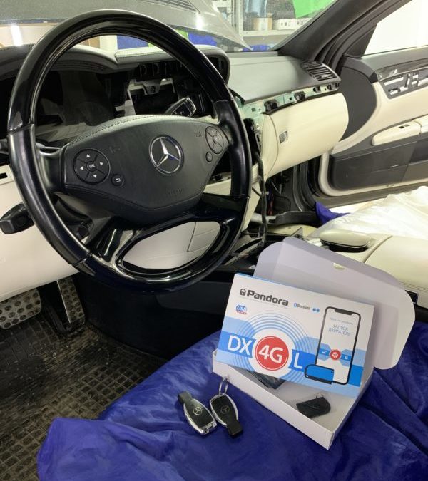 В Mercedes S350 установили охранный комплекс Пандора