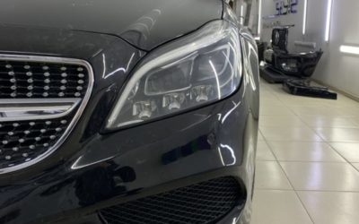 Устранили запотевание фары на Mercedes CLS