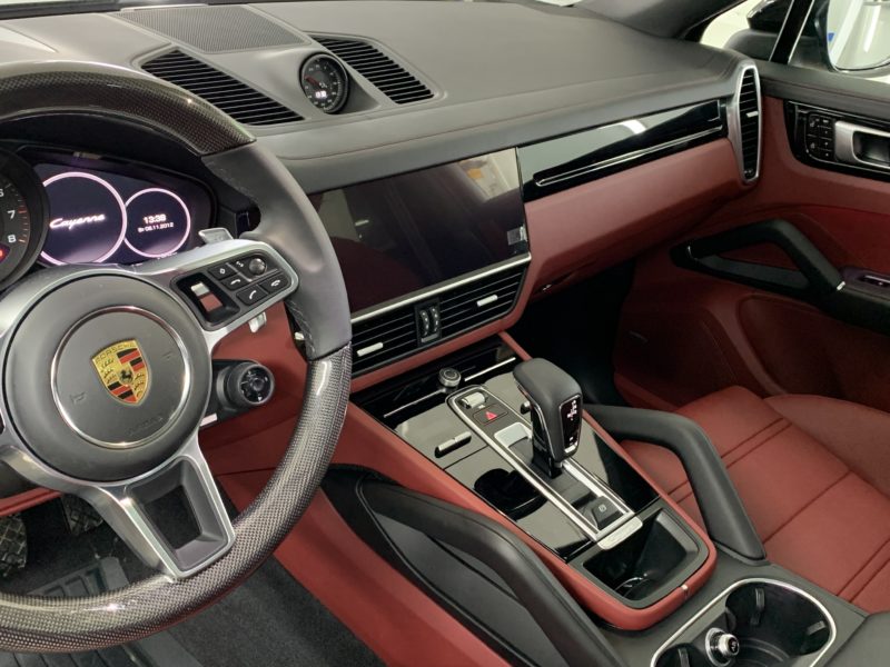 Новый Porsche Cayenne Coupe — бронирование кузова полиуретановой пленкой, бронирование глянцевых элементов салона, защита керамикой салона