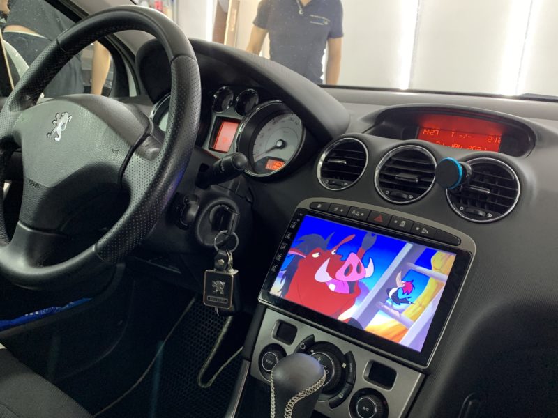 Peugeot 308 — установили современную мультимедийную систему на базе Android