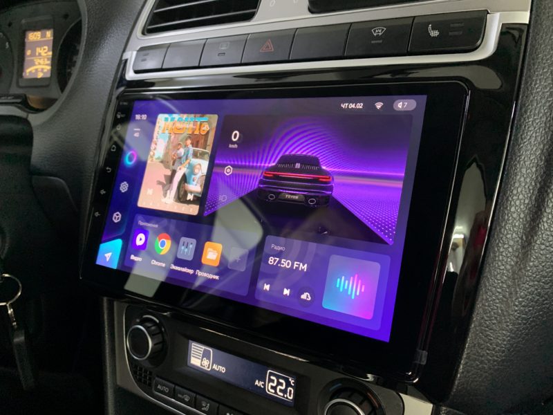 Установили мультимедиа на базе Android с сенсорным управлением на Volkswagen Polo