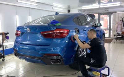 BMW X6 — полировка кузова, подкраска сколов, бронирование полиуретановой пленкой, шумоизоляция арок и целый комплекс услуг