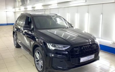 Audi Q7 — полировка кузова, нанесение керамики, тонировка стекол