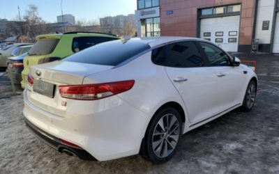 Тонировка стекол автомобиля Kia Optima пленкой Llumar