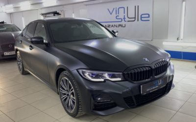 BMW 320D — оклейка кузова матовой полиуретановой пленкой, бронирование стоек дверей и порогов, тонировка, покраска решетки