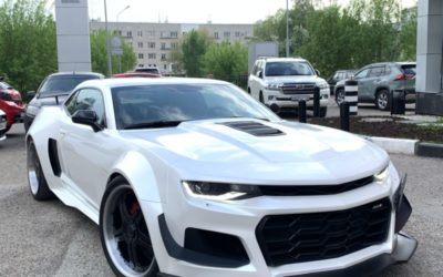 Chevrolet Camaro — оклейка перламутровой виниловой пленкой