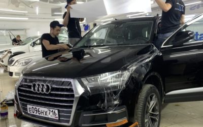 Audi Q7 — бронирование капота, крыльев и зеркал, шумоизоляция арок, ремонт вмятины и пошив чемоданчика