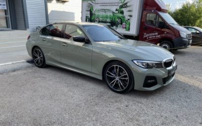 Оливковая BMW 320D — оклейка автомобиля новой пленкой из серии Nardo Gray