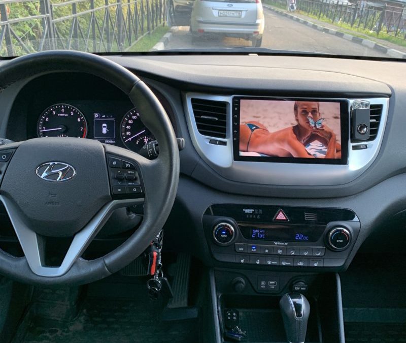 Hyundai Tucson 2017 года — заменили штатное ГУ на навигационно-развлекательную систему на базе Андроид 10, подключили камеру заднего вида